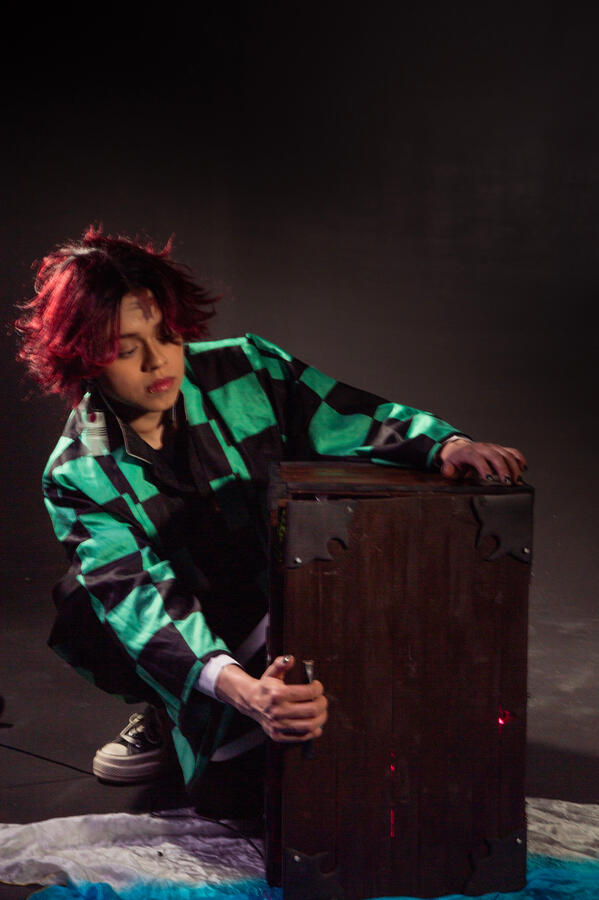 K5A0570 - Opening Box